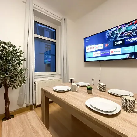 Top-apartment In Leipzig-gohlis-sud - King-size-bett, Schreibtisch, Sehr Schnelles Internet & Netflix Apartman