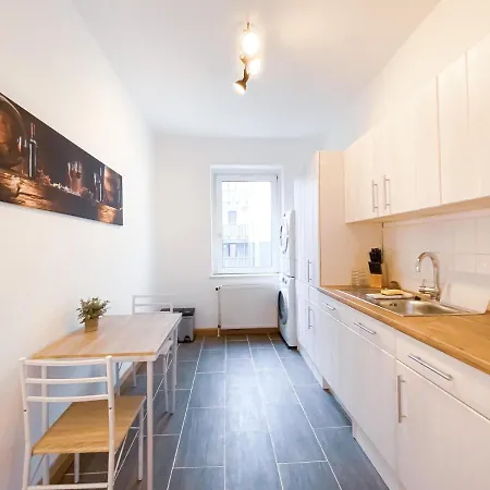 Top-apartment In Leipzig-gohlis-sud - King-size-bett, Schreibtisch, Sehr Schnelles Internet & Netflix * Leipzig