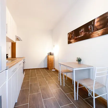 Apartman Top-apartment In Leipzig-gohlis-sud - King-size-bett, Schreibtisch, Sehr Schnelles Internet & Netflix